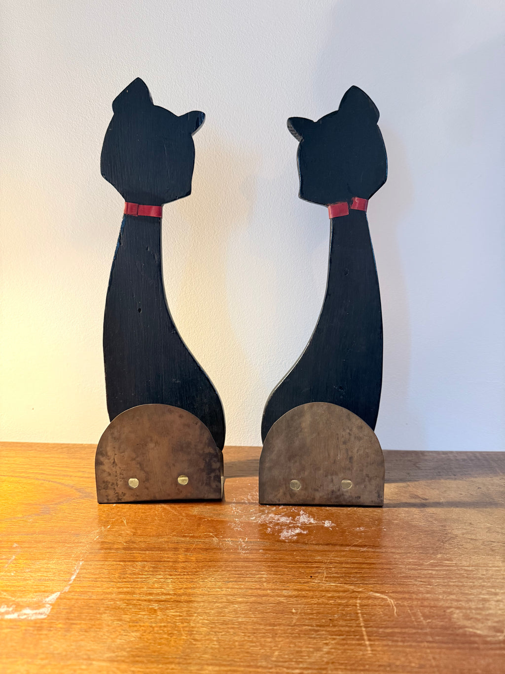 Vintage Mid-Century Wooden Cat Bookends – Wood and Brass